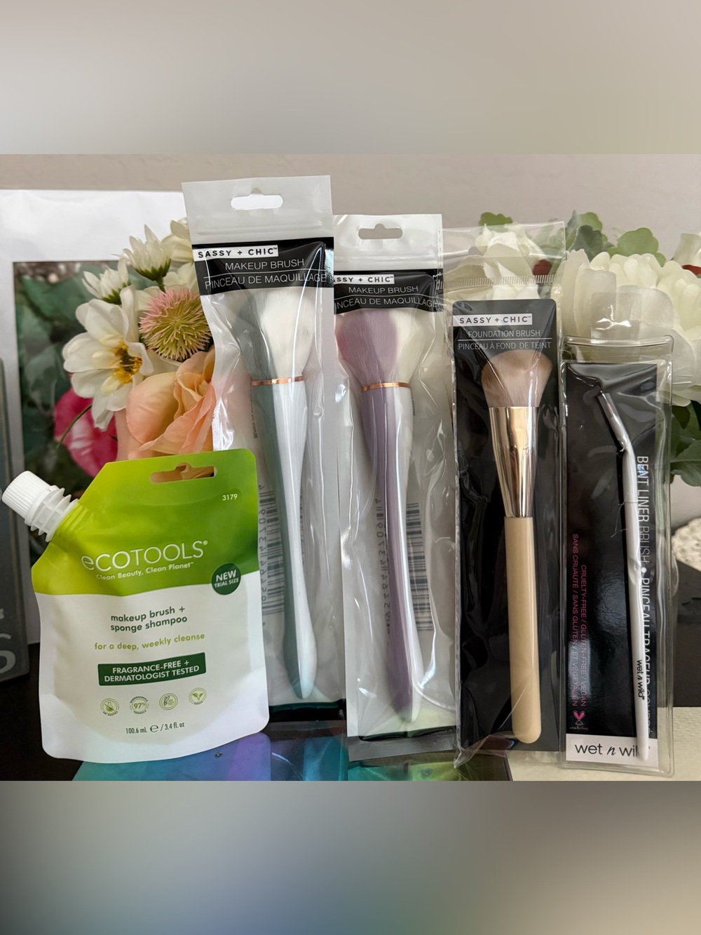 🆕🪷 SALE!! MAKE-UP BRUSH 5-PIECE COLLECTION. BRAND NEW FACTORY SEALED.